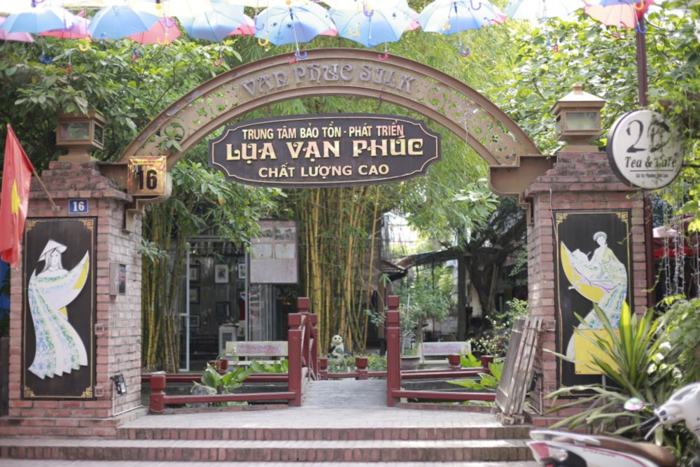 Dive into Van Phuc Silk Village's rich history 